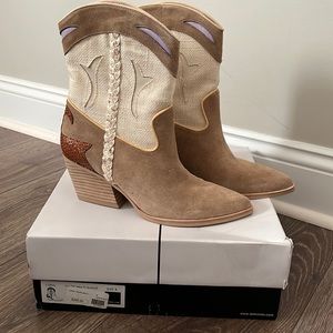 Dolce Vita Loral short cowboy boots size 8 - never worn
